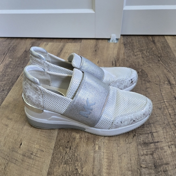 Michael Kors Women's 7m White Slip-On Sneakers - Picture 2 of 11